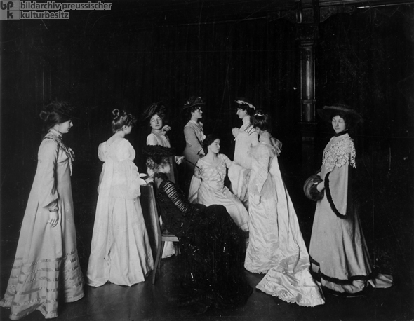 Reformkleidung für Frauen (1903)